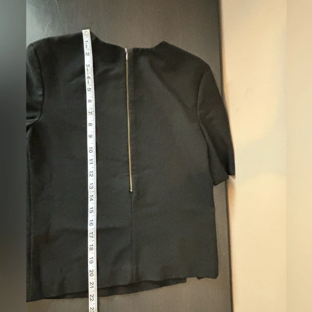 Aritzia t. babaton Blouse Sz XS Short Sleeve  Black EUC - Picture 13 of 13